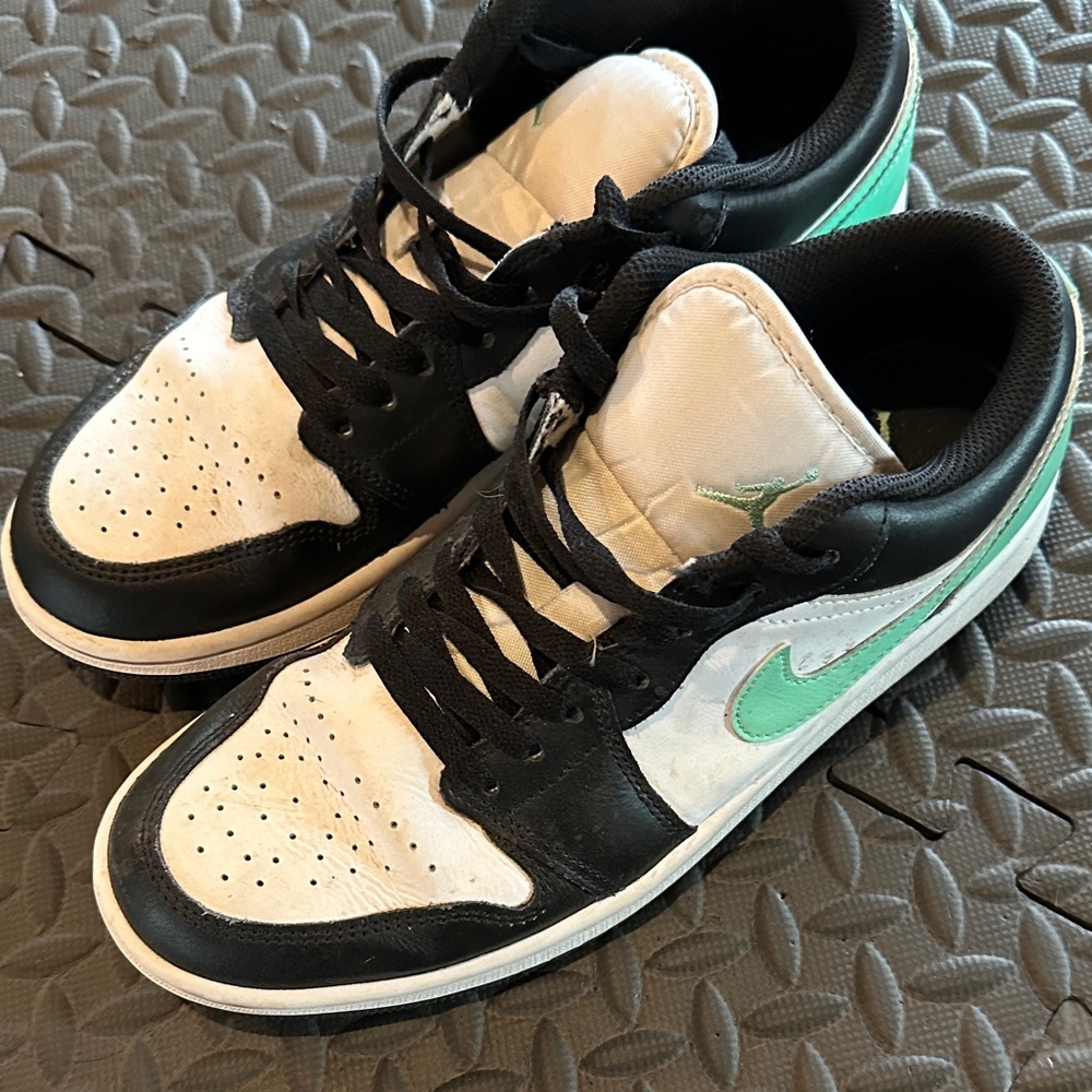 Nike Low Top Sneakers in Black, White & Mint Green